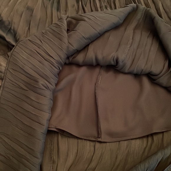 NWT Topshop Pleated Crushed Satin Skirt in Black - Picture 7 of 7